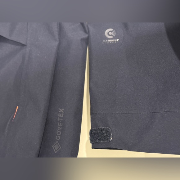 Mammut gortex, Navy Women's Jacket - Picture 5 of 12